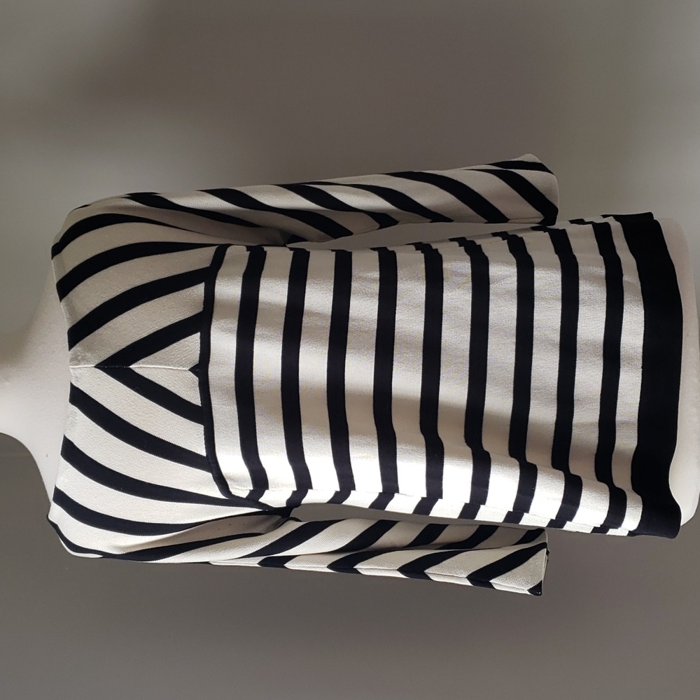 DVF Sweater with Pockets - Picture 5 of 7